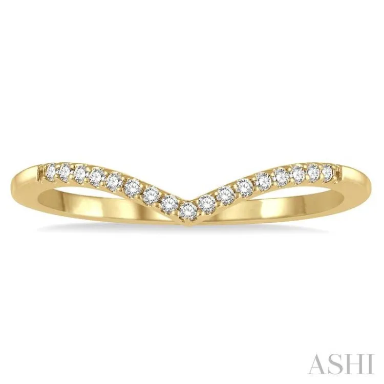 1/10 Ctw Chevron Round Cut Diamond Petite Ring in 10K Yellow Gold