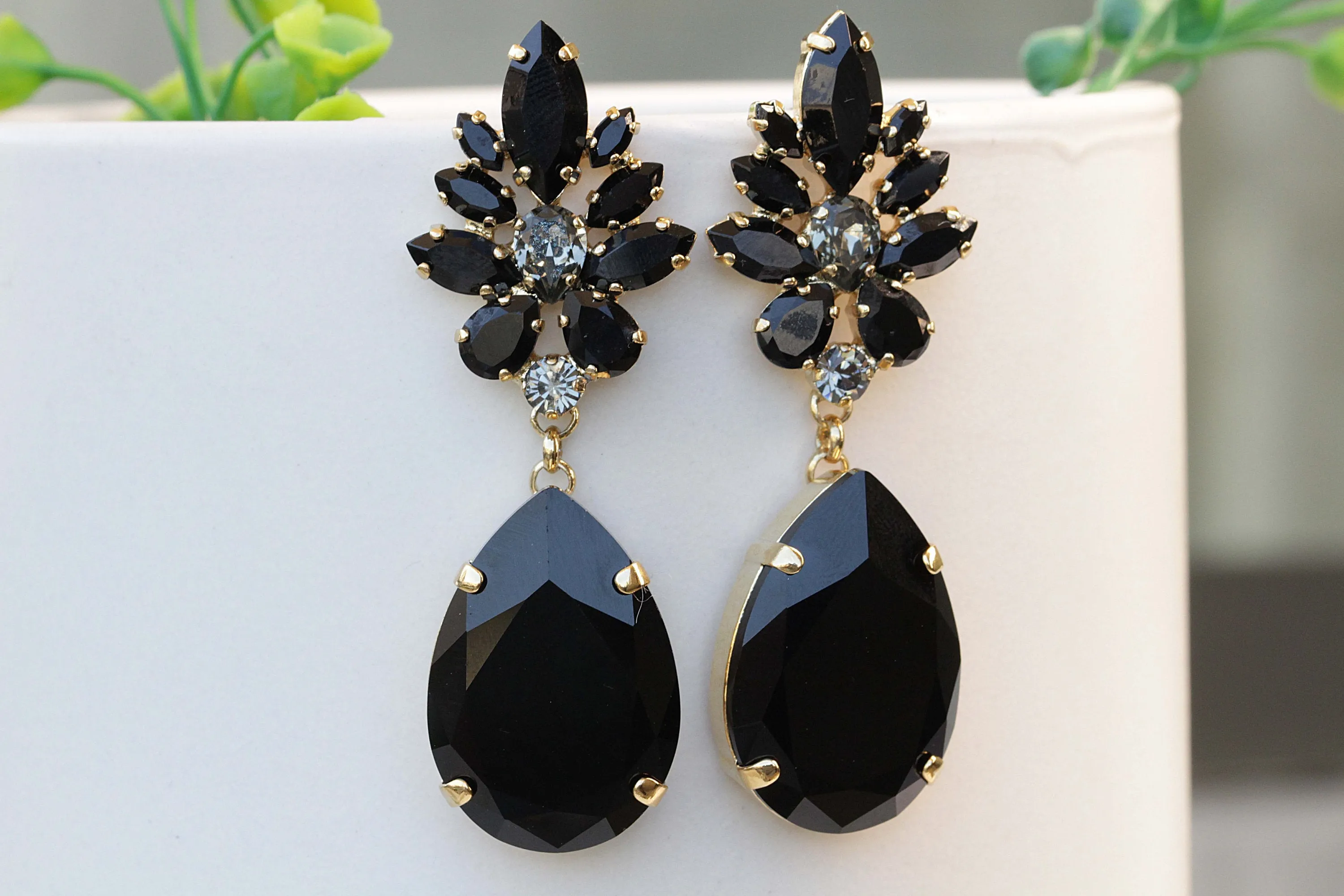 BLACK LONG EARRINGS