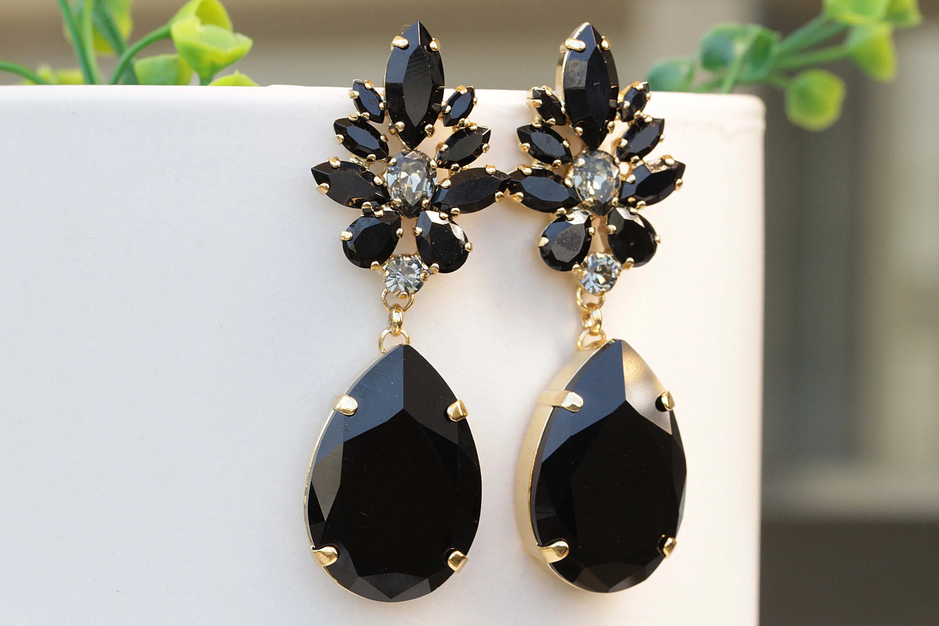 BLACK LONG EARRINGS