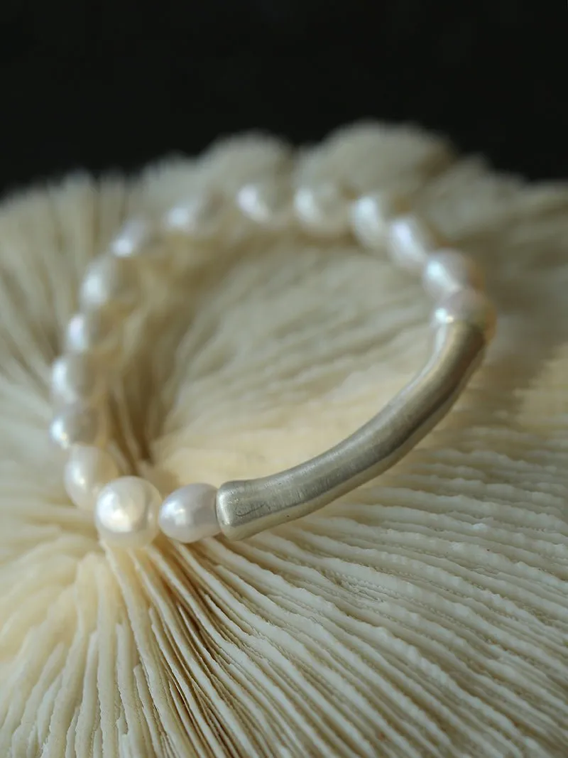 Neutral Chic Bamboo Knot Pearl Bracelet