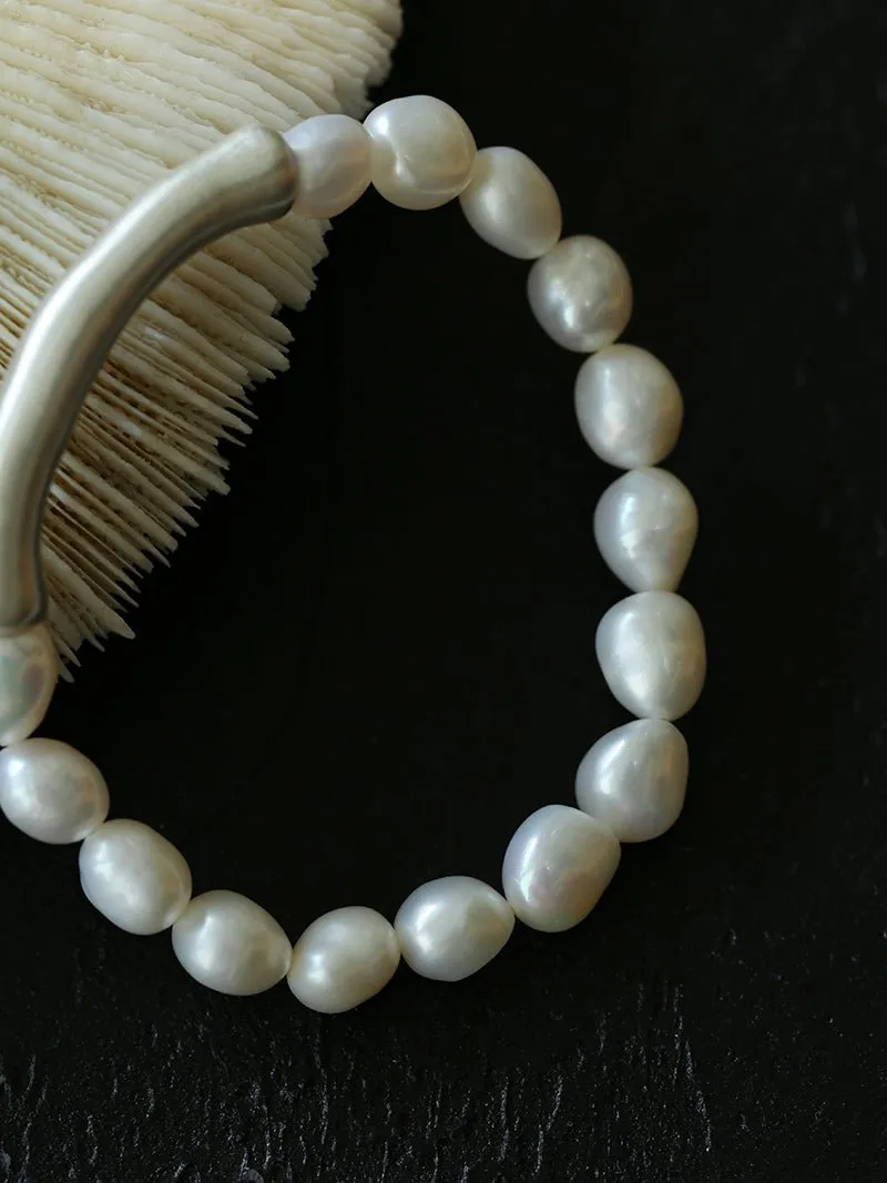 Neutral Chic Bamboo Knot Pearl Bracelet