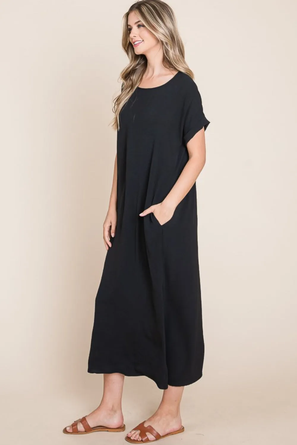 The Petra Round Neck Short Sleeve Midi Dress